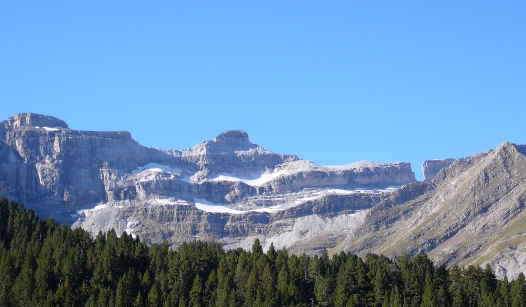 Cirque de Gavarnie - Brêche de Roland -Le Casque - La Tour - L'Epaule